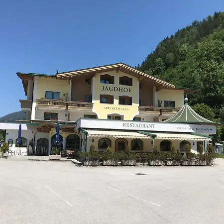 Zillertal Lodge, Chalet Im Zillertal Direkt Am 5 Sterne Campingplatz